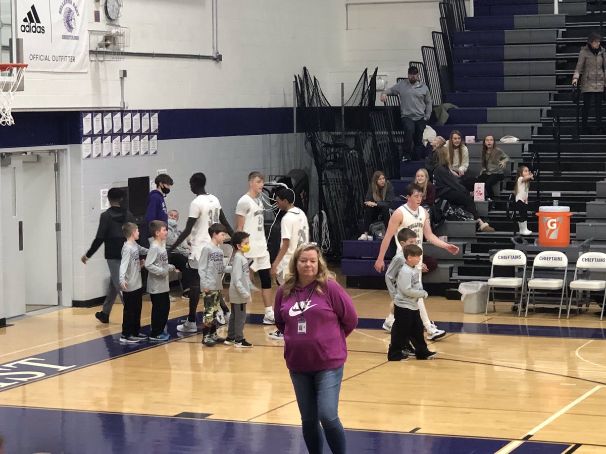 KTFiala's tweet photo. Way to go @BEASTMBB! These 2nd grade @BeastYouthHoops loved watching you guys play. And taking the time afterwards to shake hands with them was the highlight of their day. #youngestBeasts #futurebeasts https://t.co/szkINQLFOt
