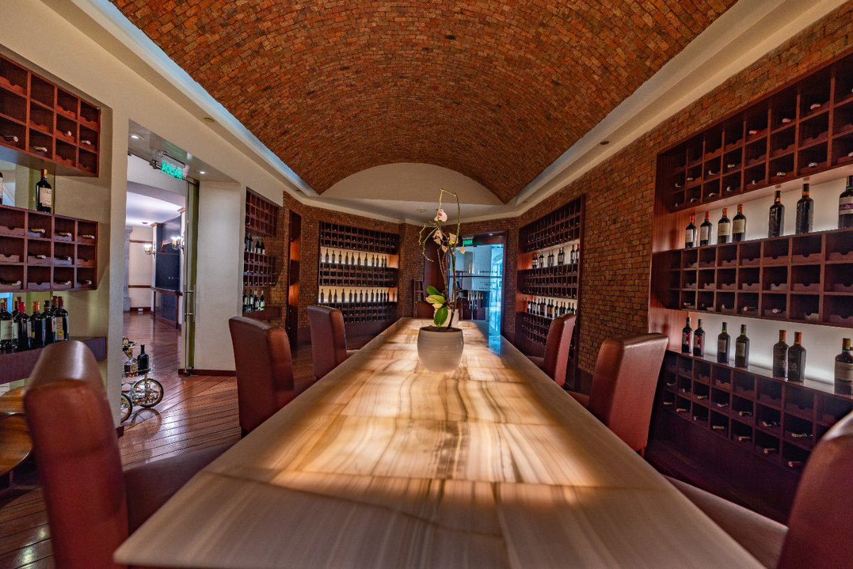 El restaurante La Hacienda cuenta con una increíble cava donde podrás encontrar más de 800 tipos de vinos distintos. Los podrás acompañar con un delicioso corte de carne. Te esperamos. 

#jwmarriottquito #wine #cava #lahacienda #food