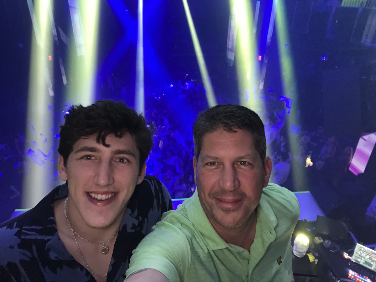 ohmcelroy's tweet photo. Happy 21 Tyler! ⁦@tmtylermc⁩ ⁦@21mcelroy⁩ From. SouthBeach https://t.co/BScWB9n8Md