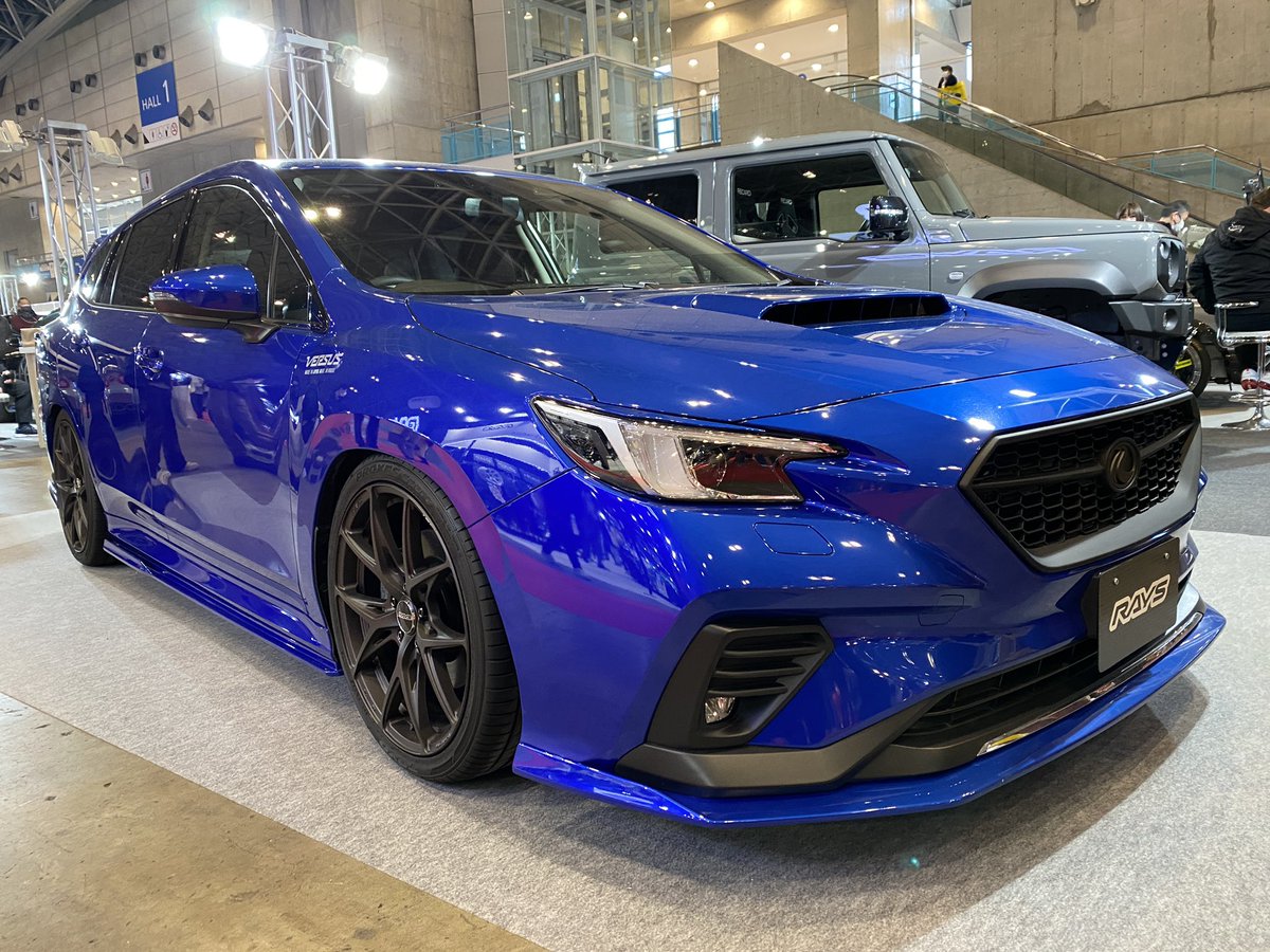 MotorFanweb's tweet photo. RAYSのホイールがめちゃめちゃ似合ってるレヴォーグ
#MFjpTAS22
#東京オートサロン
#スバル #レヴォーグ
#RAYS https://t.co/QkzeyrWzgx