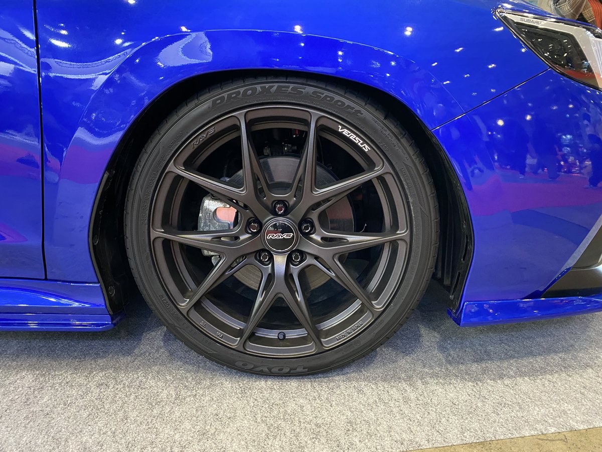 MotorFanweb's tweet photo. RAYSのホイールがめちゃめちゃ似合ってるレヴォーグ
#MFjpTAS22
#東京オートサロン
#スバル #レヴォーグ
#RAYS https://t.co/QkzeyrWzgx