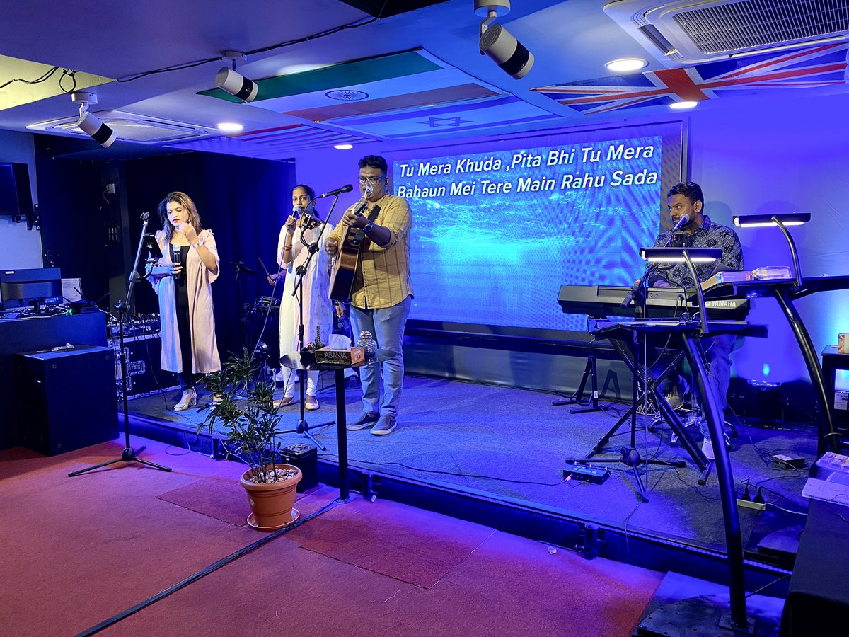 Rev_SamStephen's tweet photo. Worshiping @theTentChurchGoa https://t.co/hKNOvnIVdZ