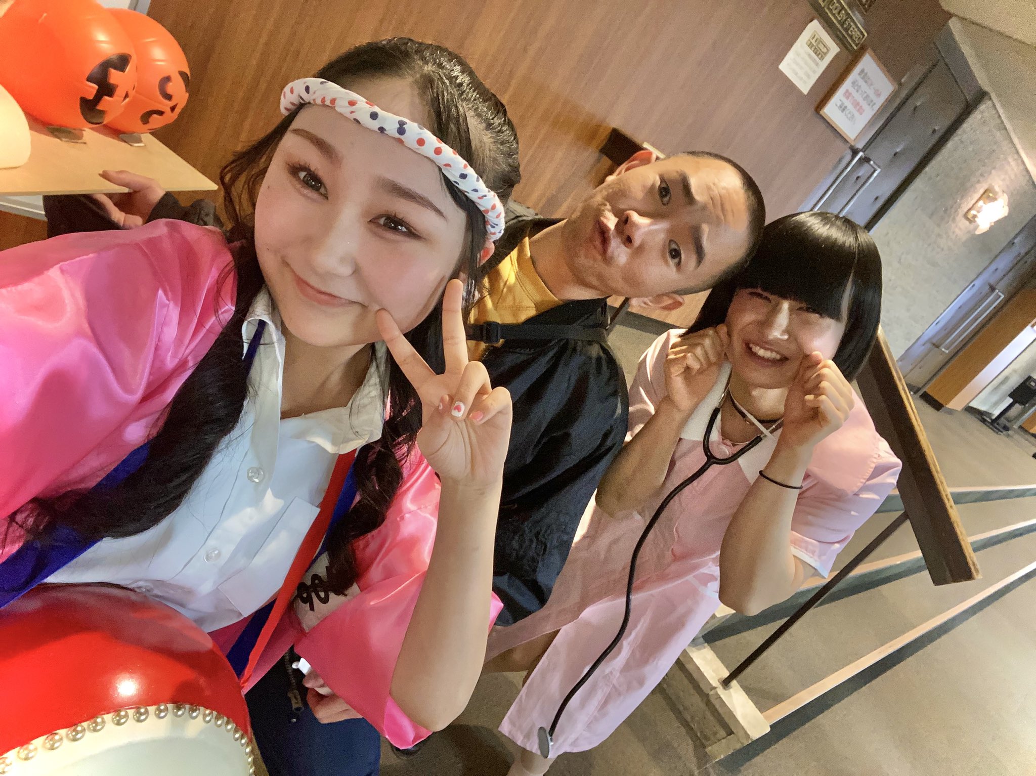 はっぴちゃん R 1グランプリ2回戦に まじきゃわいすぎてきゅん死した 白桃ピーチよぴぴ さんと 前回の年貢芸人に出演していて はっぴ トランポリン 知って下さってた ソマオ ミートボール さんと お会いできてんん あ はっぴぃ T