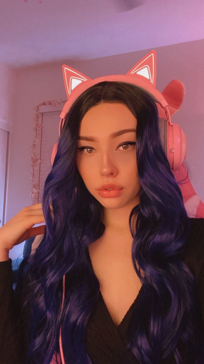 maddluv_tv's tweet photo. skyrim challenge run! gotta make the opposite decisions i've always made for the past 10 years &amp; higher difficulty...lets see how this goes 😳😅 come say hi! 💞 #Skyrim https://t.co/Yudx96lAbw https://t.co/XLy0dDPvio