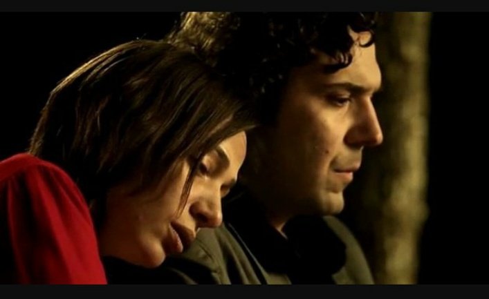 Sen o kadar bir şey söylemeden gidersin ki; üstüne milyonlarca bir şey söylenir.
#incirreceli