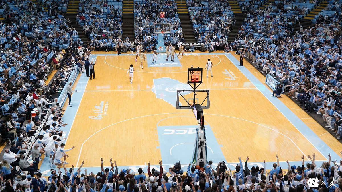 GoHeels's tweet photo. 📍 Dean E. Smith Center
📅 January 15, 2022

#GoHeels x #CarolinaFamily https://t.co/vGobsU5kdh
