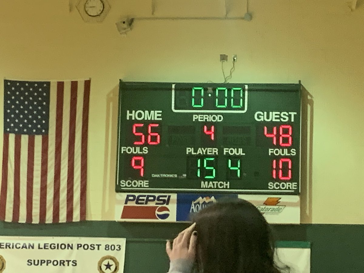 Tammiehabby's tweet photo. Aurora boys basketball beats Kent!?!!!?!🏀🤛🏼💪🏽#greenmen 
@auroraathletics @GreenmenBB https://t.co/7A78LayDJK