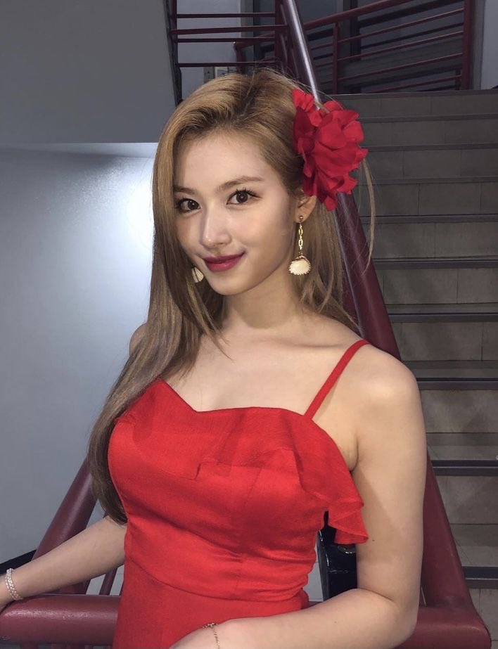 NahimaGnz's tweet photo. STREAM WITH TWICE: SANA 💞. By: @it9WICE 💝
#StreamWithTWICE 트와이스 사나  #SANA #사나 @JYPETWICE https://t.co/DpN9VhERsj