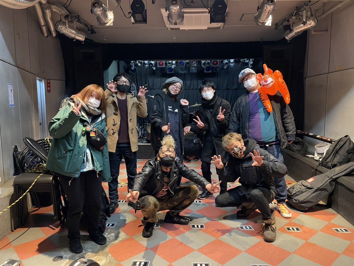 drumlefty's tweet photo. 福島OutLineでのライブありがとうございました！
初ライブから全力で叫ばせていただきました。
DEFROCKさんのタイガーポーズがツボに入りました。
福島で楽しいライブできてありがタイガー！ https://t.co/Ya1TioT0zU