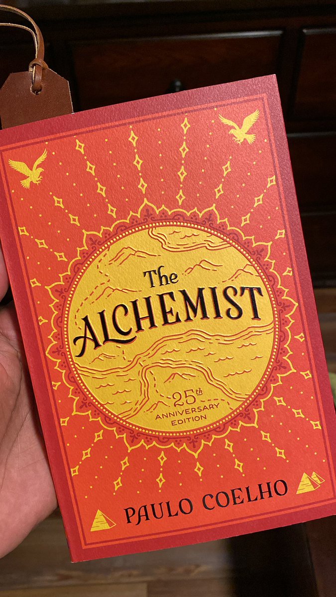 _treyhicks's tweet photo. i’m becoming a book worm🤓 s/o @K_TooNice for my current read🙏🏾 https://t.co/sxwUw3dmF7