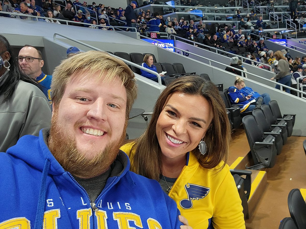 dhaas82's tweet photo. @AngellaSharpe Best in game host the @StLouisBlues have had. #stlblues #BringBackAngella @stlbluesSTH https://t.co/HgTaXgKufD