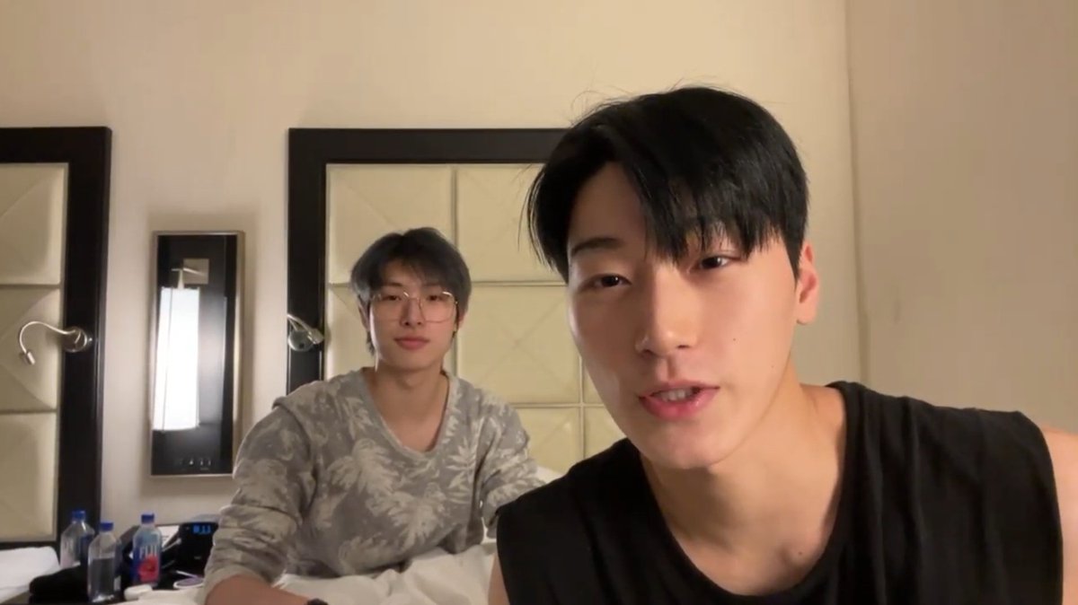 ateez_updates's tweet photo. [UPDATE]

San and Mingi are now live on Youtube! Make sure to tune in ATINY! 

🔗https://t.co/wZ1mC8sRe4

@ATEEZofficial #ATEEZ #에이티즈 https://t.co/kIB0GodrXu