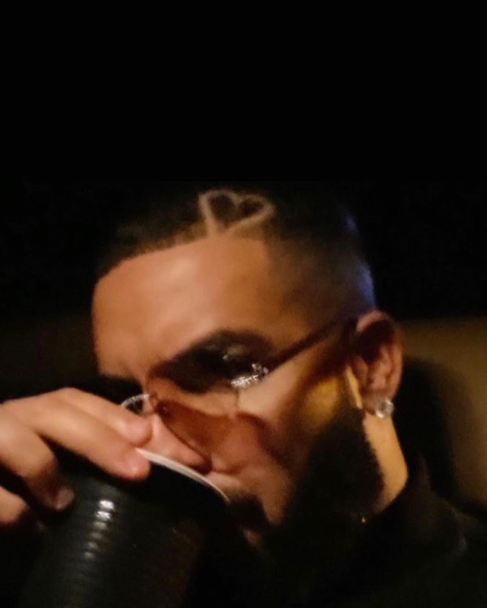 angelartistry_'s tweet photo. Turned 23 and became a Certified Lover Girl #draaaaake @Drake https://t.co/g2aajjkUbQ