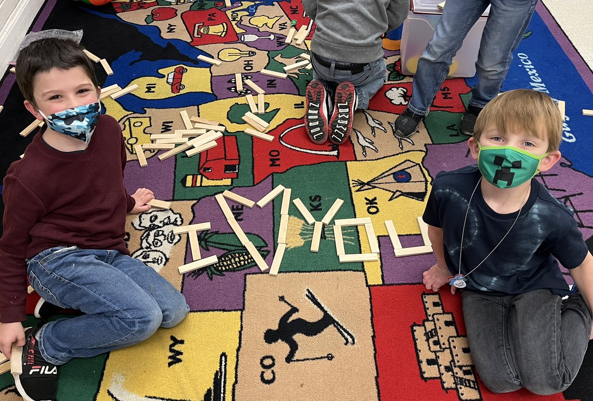 shanda_bandi's tweet photo. There are 19 hearts in my classroom that make 1 special family. Yes, teaching is challenging right now, but it’s exactly where I need to be. It’s right where I want to be. #movingmountains #firstgradefeels @KingofReading31 @shutton22 @DareDolphins https://t.co/LJUmDilFWZ