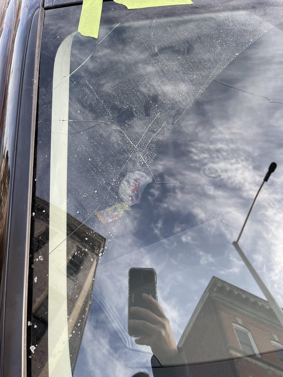 JoJ1011's tweet photo. Went into an appointment @safelite to get my windshield replaced, realized after they took my old windshield out they ordered the wrong one, so told me they will order the right one. Reinstalled my old windshield completely cracked and shattered.  @safelite this is not acceptable https://t.co/5vWtxKAloT