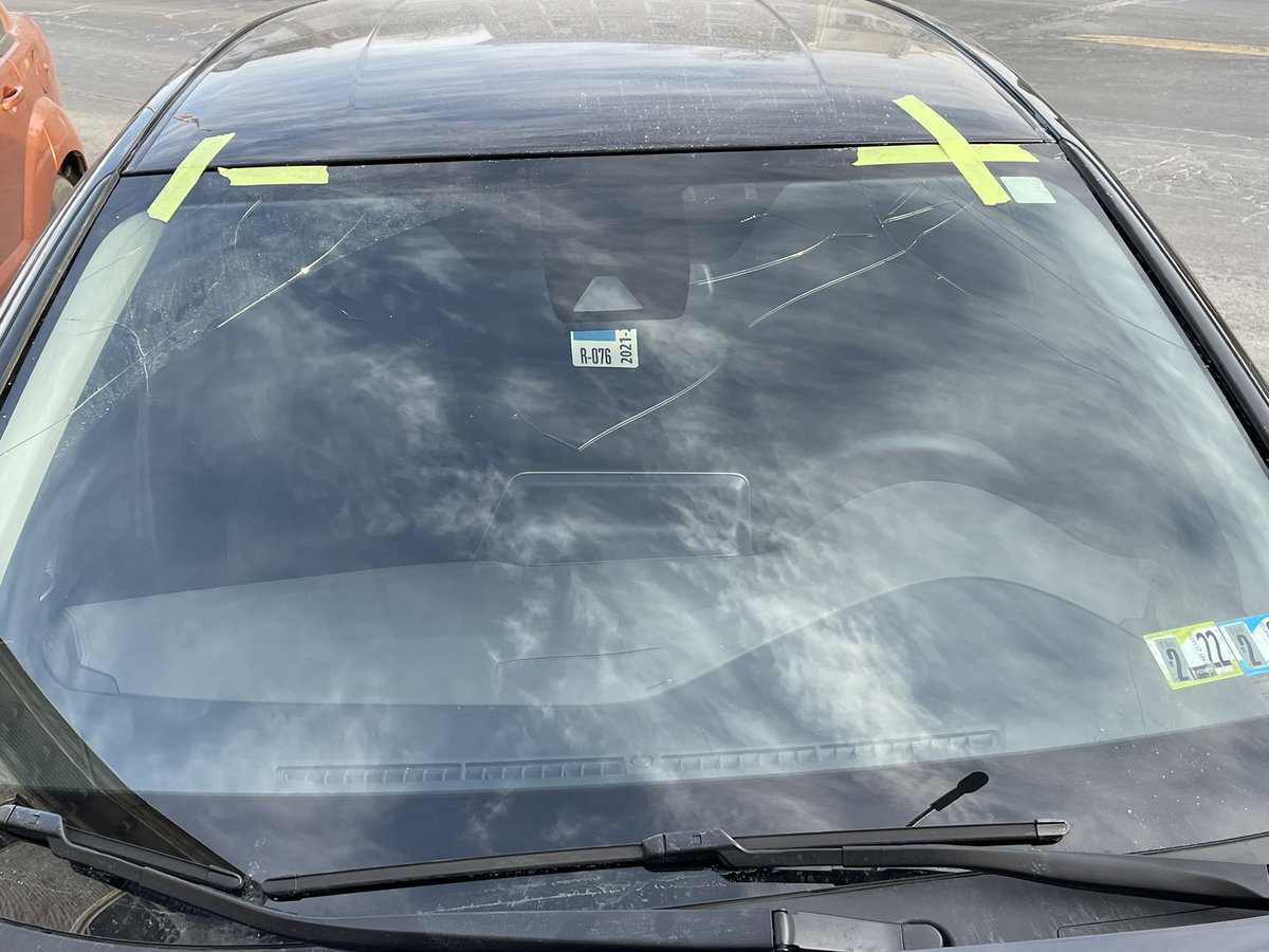 JoJ1011's tweet photo. Went into an appointment @safelite to get my windshield replaced, realized after they took my old windshield out they ordered the wrong one, so told me they will order the right one. Reinstalled my old windshield completely cracked and shattered.  @safelite this is not acceptable https://t.co/5vWtxKAloT