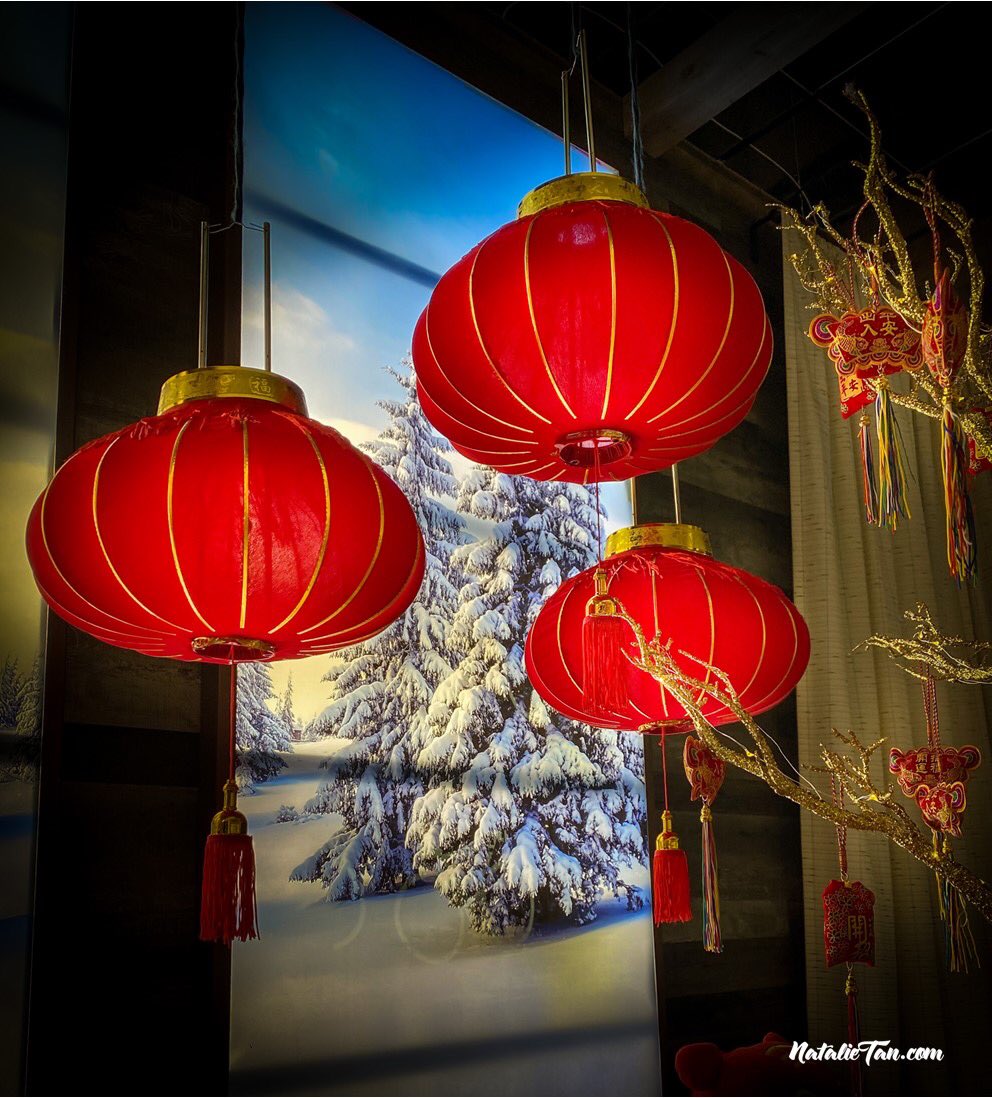 retailxcellence's tweet photo. Check out Tsawwassen Mills , their Year of the Tiger displays are up! This one is at ‘The Lounge’ located across Dollarama at the Bass Pro wing. #chinesenewyear2022 #retail #shoppingcentre #yearofthetiger #shopping https://t.co/LERFIqZXyW
