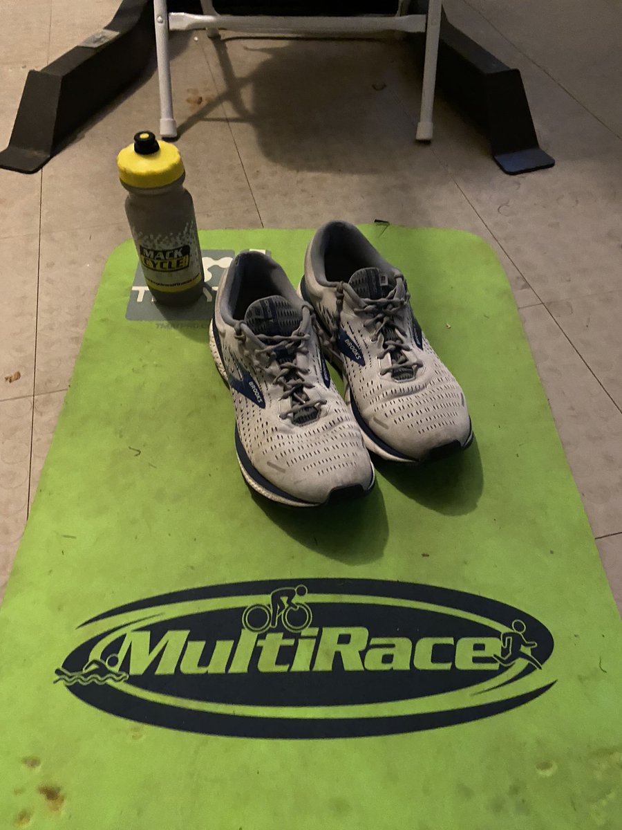 aciperski's tweet photo. Time to retire this pair #miles #runhappy #caterpy #teamnuun #sweatsquad #wearemultirace #running #Runner https://t.co/z68R3s6XtL