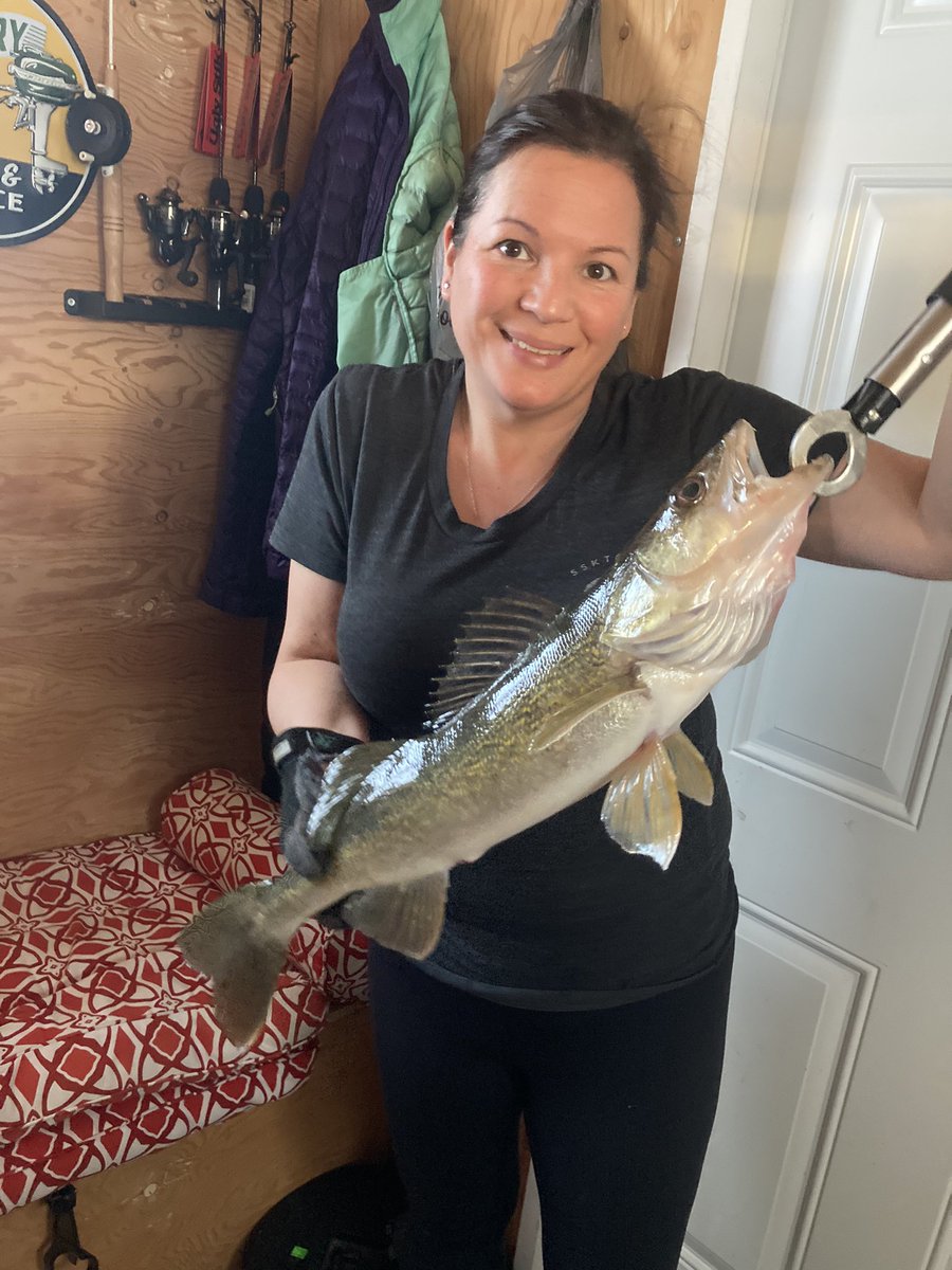dustin_davis_'s tweet photo. Day well spent on the ice with the wife #ExplorSask #Candlelake π£ https://t.co/0HppMcr2ha