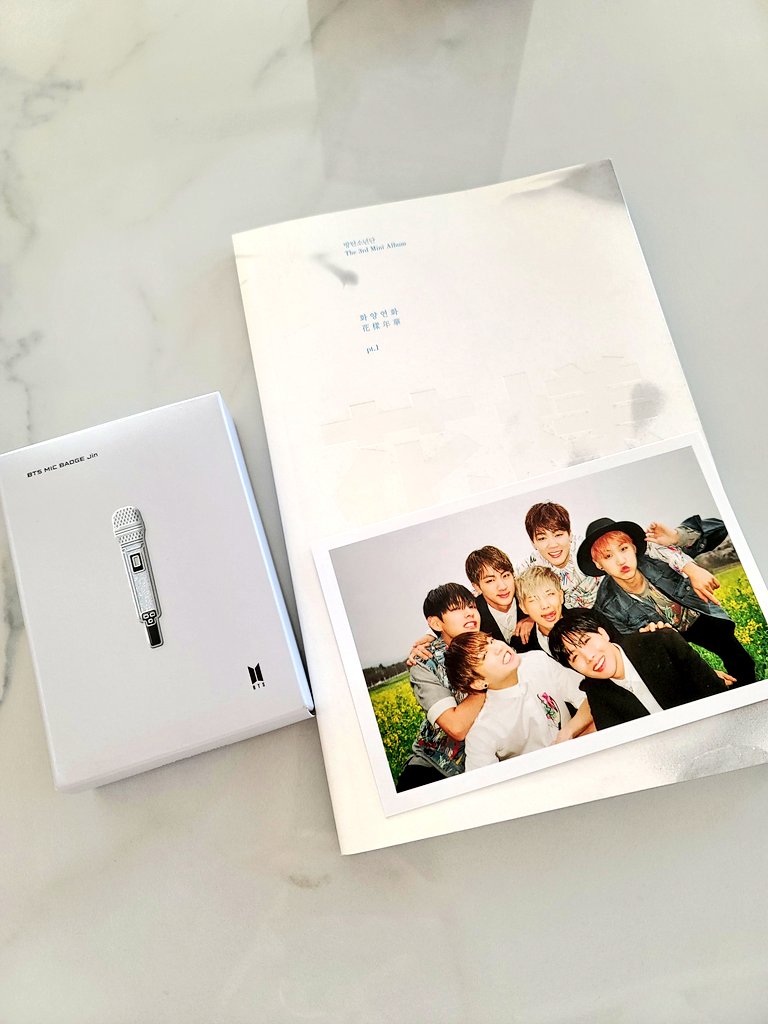 kurisutiisama's tweet photo. 💜 WORLDWIDE GIVEAWAY 💜 

- BANGTAN 3RD MINI ALBUM PART 1 + PLUS GROUP PC
- HYBE INSIGHT MIC BADGE JIN (NO PC INCLUDED)

💜, FOLLOW, RT! ENDS: 16th FEB https://t.co/qJlLqJOo7W