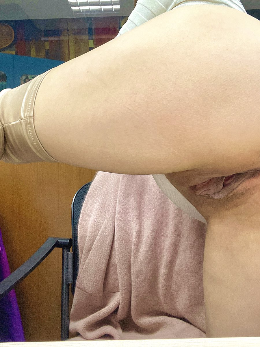 Eavachuang's tweet photo. 我一直在的哦  #肉丝 #丝足 #美鞋 #丝控 #脚控 #恋足 #美脚 #脚奴 #美丝 #调教 #高跟丝袜 #臭鞋 #抖M #空姐丝袜 #丝袜高跟  #高跟丝袜 #原味胖次 #原味棉袜 #jk #原味 #原味卖��  #原味女神 #重口内 #福利姬 #恋物癖 https://t.co/jYEg0kBojF