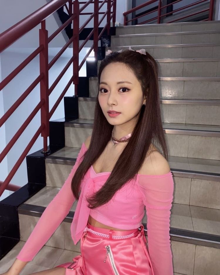 NahimaGnz's tweet photo. STREAM WITH TWICE: TZUYU 💕. By: @it9WICE #StreamWithTWICE 
#트와이스  쯔위 #트와이스쯔위 #TZUYU @JYPETWICE https://t.co/J1xquKkIcU