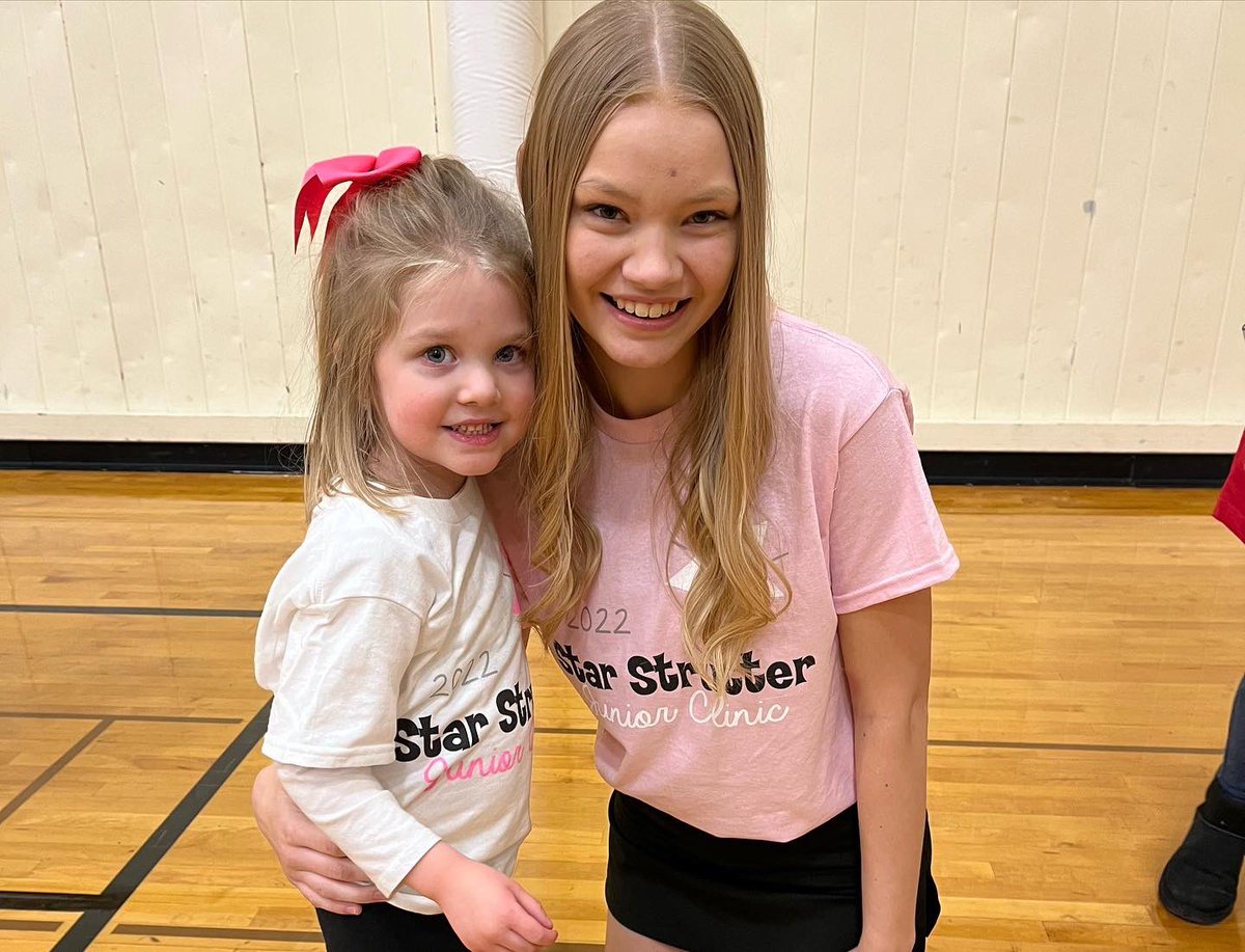 LNEStarStrutter's tweet photo. Thank you to all the AMAZING dancers who took part in our Junior Star Strutter Clinic today! 🌟💖 https://t.co/9cUmQeaoM5