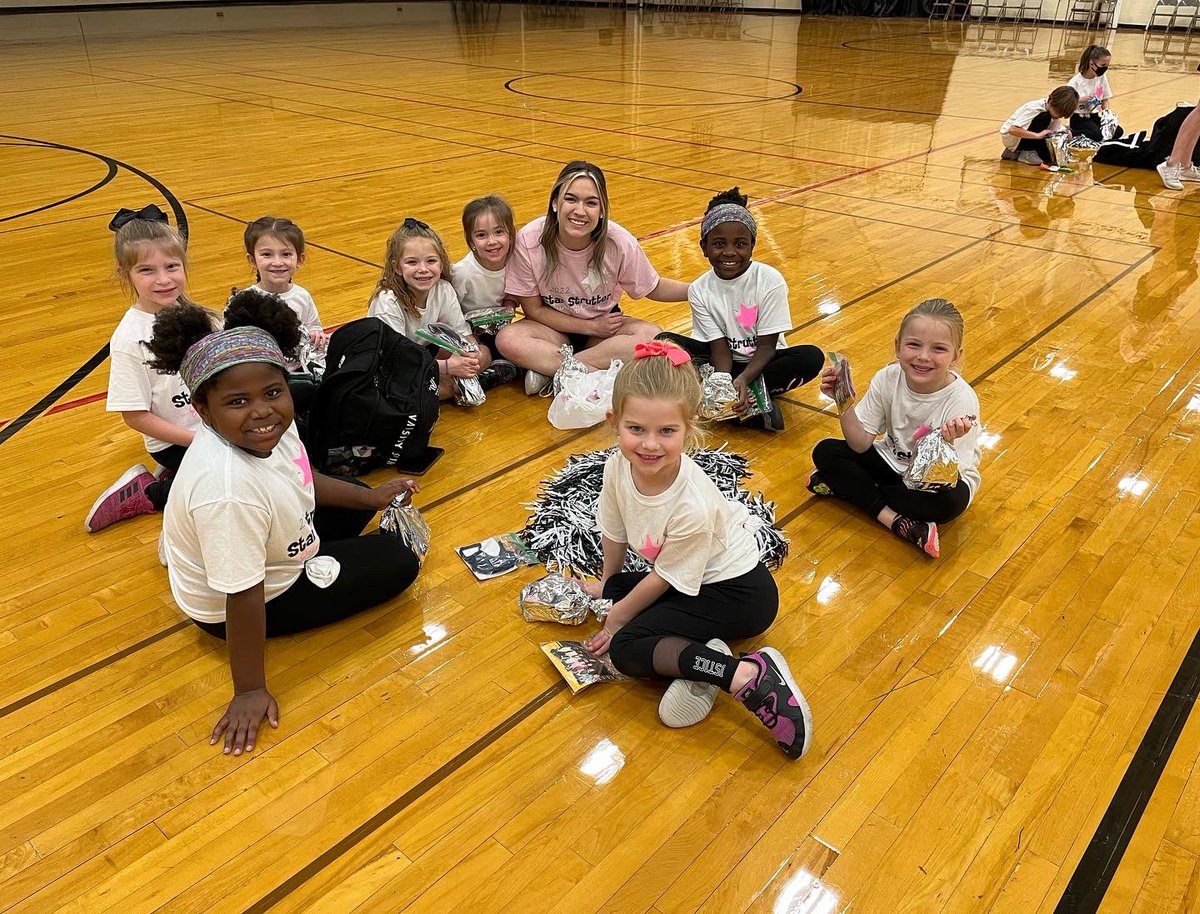 Thank you to all the AMAZING dancers who took part in our Junior Star Strutter Clinic today! 🌟💖