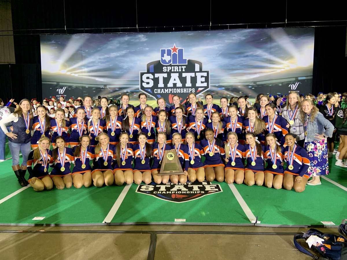 Katy Seven Lakes HS wins the 2022 #UILState Spirit 6A-D1 Team Championship. This is the second-straight title for Spartan Cheer.