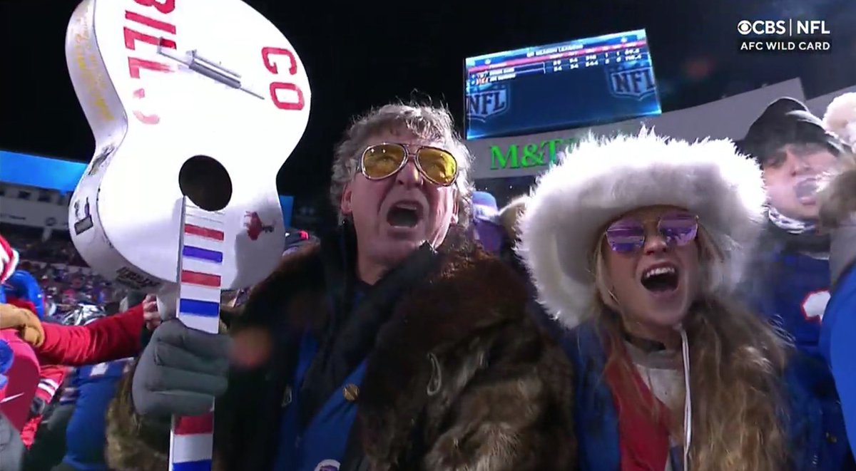 barstoolsports's tweet photo. Dudes rock https://t.co/YpTFrOUghT