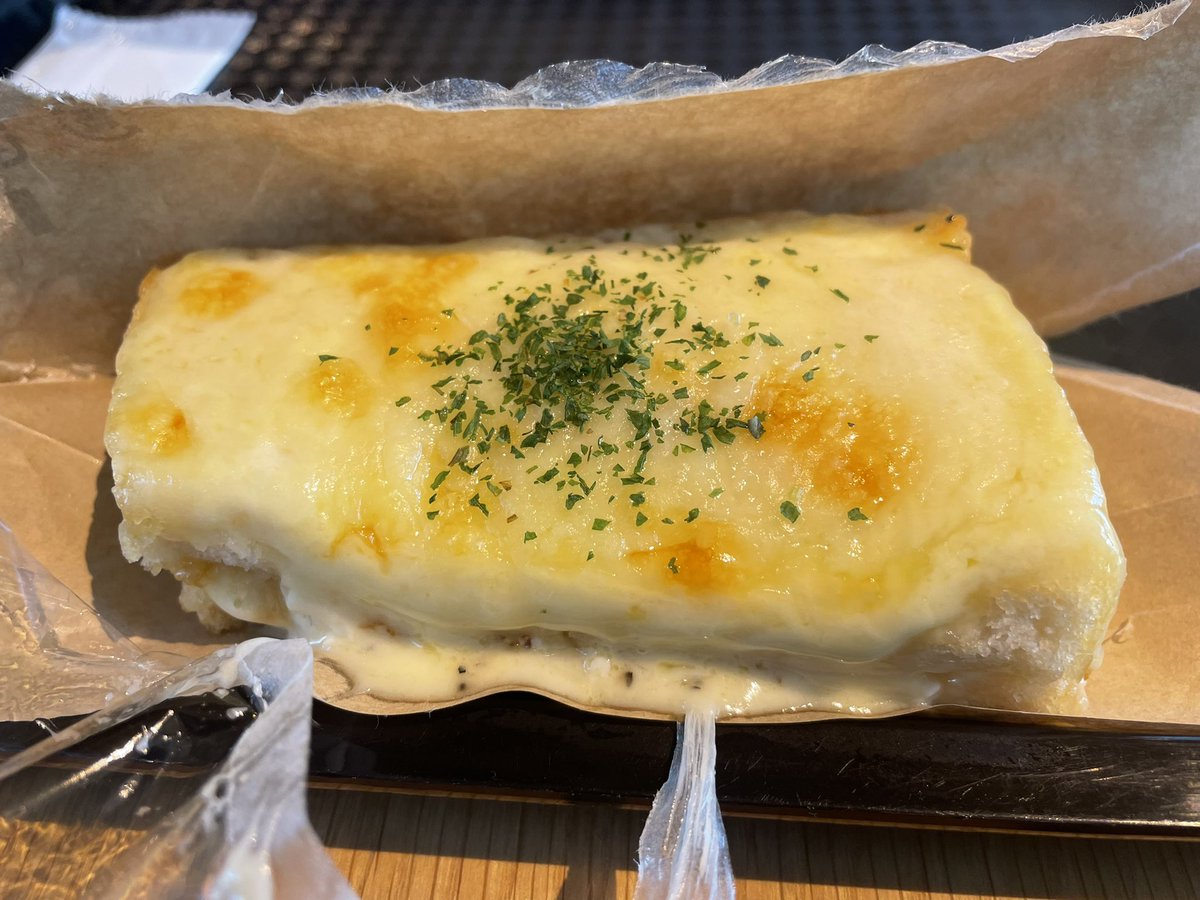 bullet_toshi2's tweet photo. 深谷 The Shade Tree
クロックムッシュ
スモークサーモン&クリームチーズ
久しぶりの沼パン屋へw
会いたかったよクロックムッシュ🧔
#TheShadeTree https://t.co/ZrBY5kH4Nn