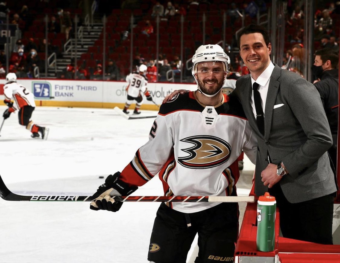 Buccigross's tweet photo. Great pic. @shattdeuces and @ColbyCohen36 (@NHLBlackhawks broadcaster)..National Champions. #CawlidgeHawkey https://t.co/Riqn3whhQz