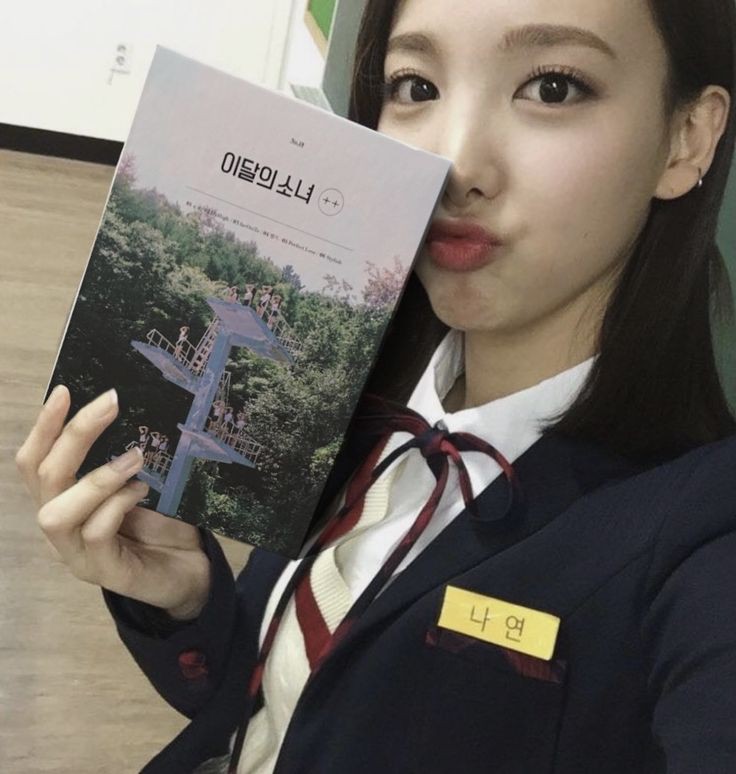 Fun Fact! Did you guys know that TWICE NAYEON stans loona? She even has a album! Its a sign for y'all to stan them too