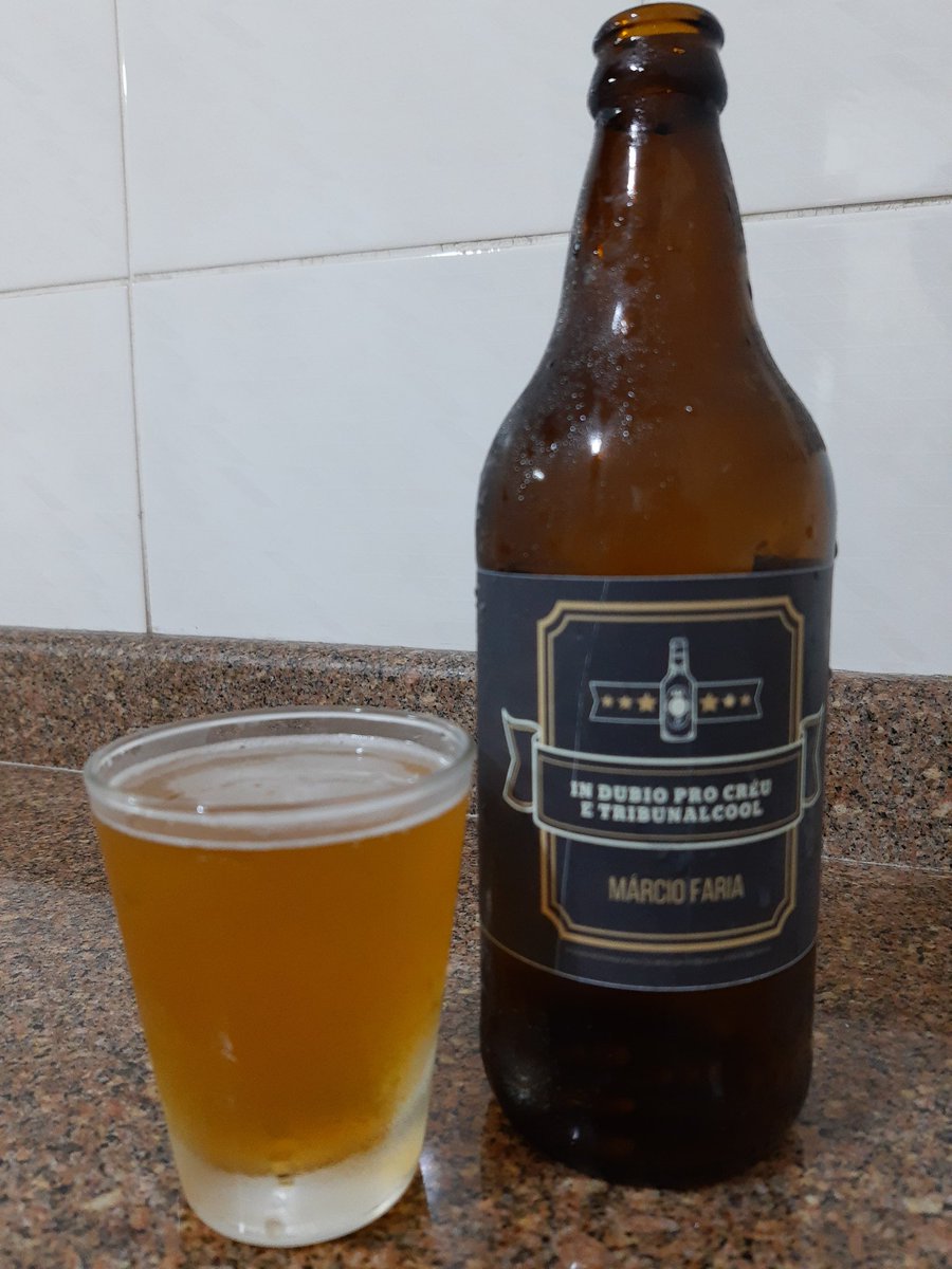 marciocfaria's tweet image. Um brinde aos formandos da #FACDIR da @UFJF_ ! 

Muito obrigado pela cerveja personalizada!

Que venha a semana da formatura!