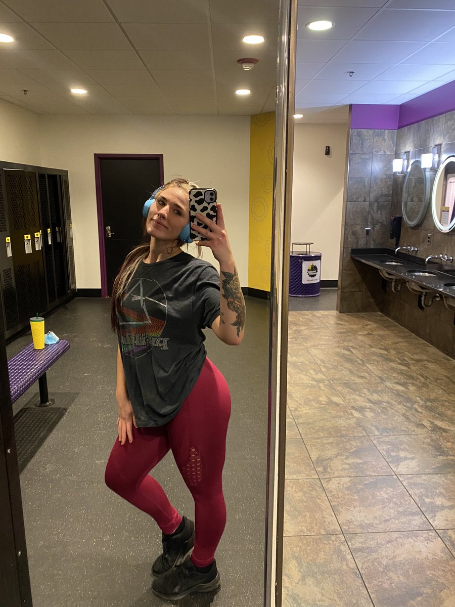 slammanthaa's tweet photo. Gym after 2 margs was a move https://t.co/rBZwhLOVPQ