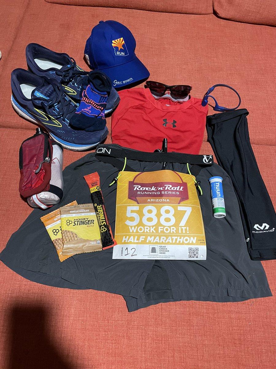 barmach's tweet photo. Two year later Iβm excited to be running a half marathon tomorrow. It should be interesting π€ͺ #rnraz #flatrunner #teamnuun #hshive #teamzoot https://t.co/nhNHjpqVSC