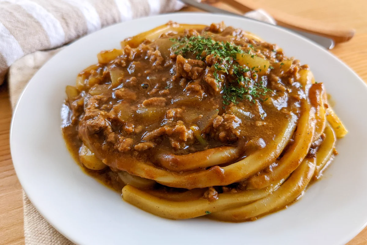 電子レンジで作れちゃうお手軽さが嬉しい！うどん×キーマカレーレシピ！