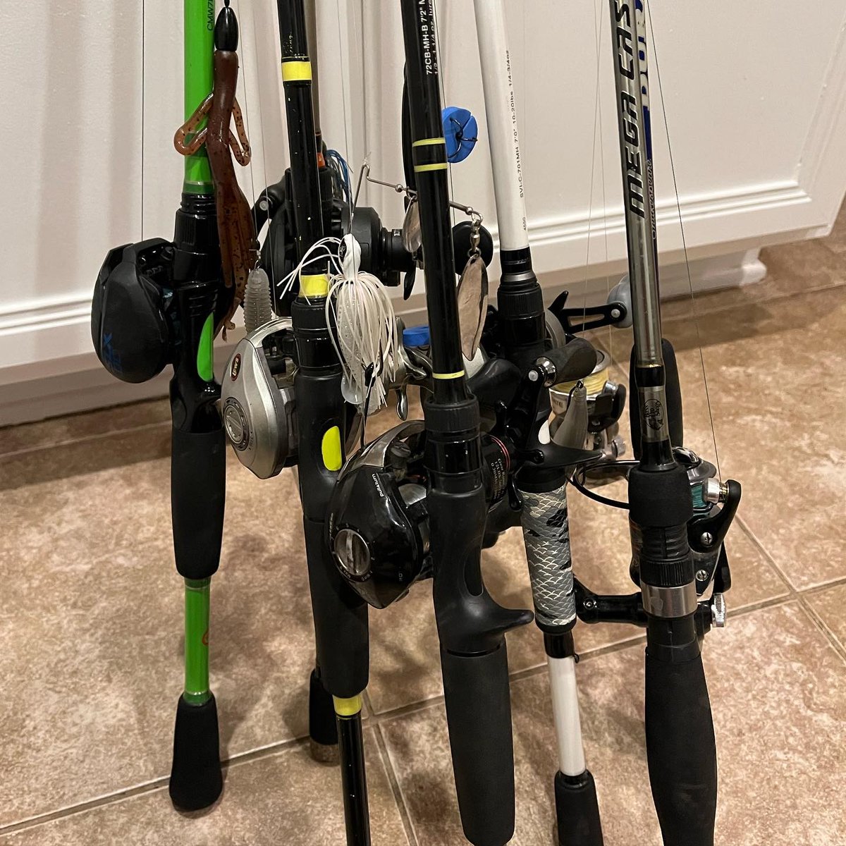 techguyfishing's tweet photo. Tournament season is back! Tomorrow is the first setxkbl event of 2022. Getting #rigged up to try for a strong start to the season. #bass #bassfishing #tournament #basstournament #fishing #techguyfishing https://t.co/kwkAp32bFm