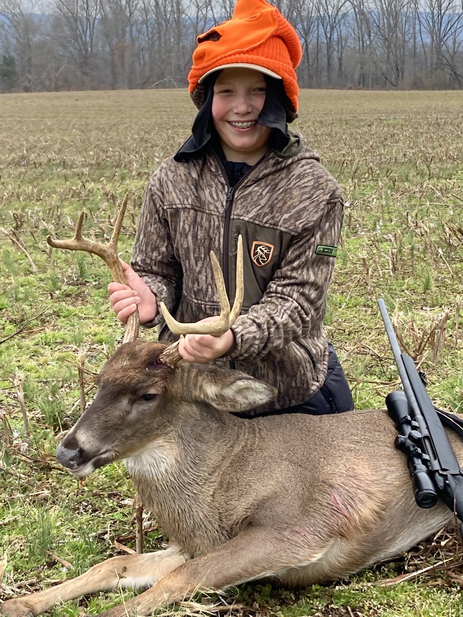 vedge7's tweet photo. We had a good hunt this morning. He’s put a lot of hours in for this one. https://t.co/iyQBYG0jBT