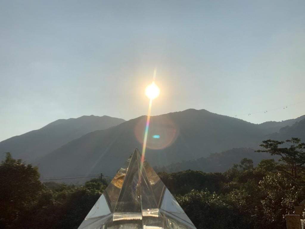 albertccchung1's tweet photo. In addition to the guidance and awakening of others, what can truly emerge from the abyss of the quagmire is one's own awareness.

There is no saviour in this world, yourself is your saviour! https://t.co/sG3VHFrQm6
