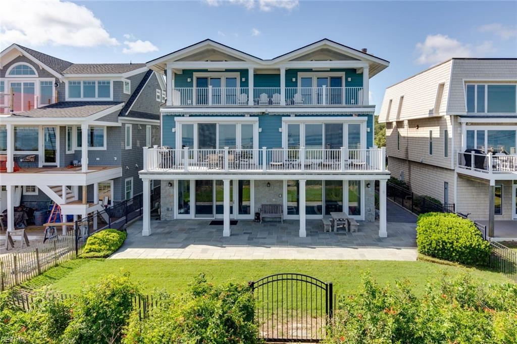 MillionDHomecom's tweet photo. Listed for $3,950,000 - 2692 OCEAN SHORE AVENUE VIRGINIA BEACH, VA 23451 - Spacious waterfront balconies &amp; rooftop deck offering breathtaking views.

https://t.co/Paop4BUlNY

#vabeach #virginiabeach #visitvirginiabeach #vbva #oceanfront #coastalvarealestate #coastalvirginia https://t.co/THmcFzFB4M