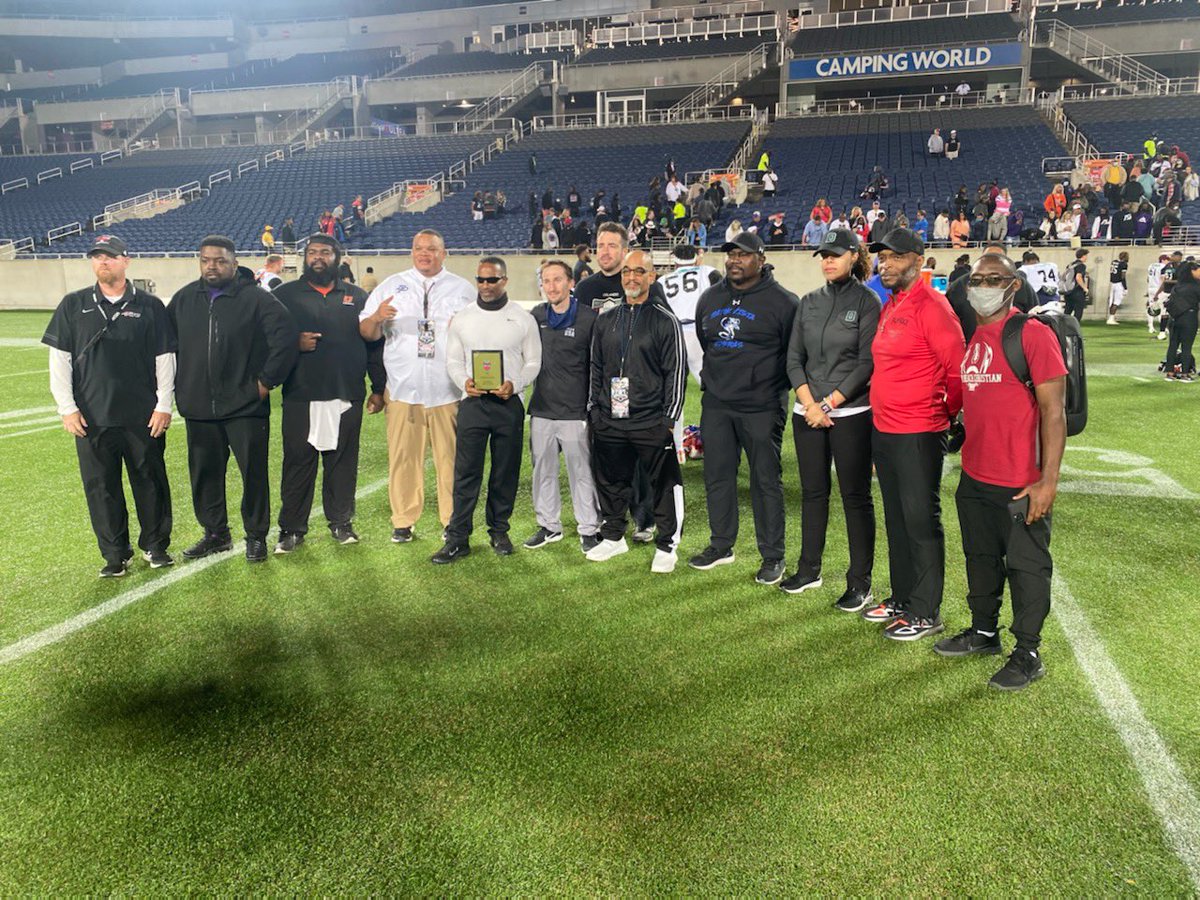 Coach Hutch tweet media