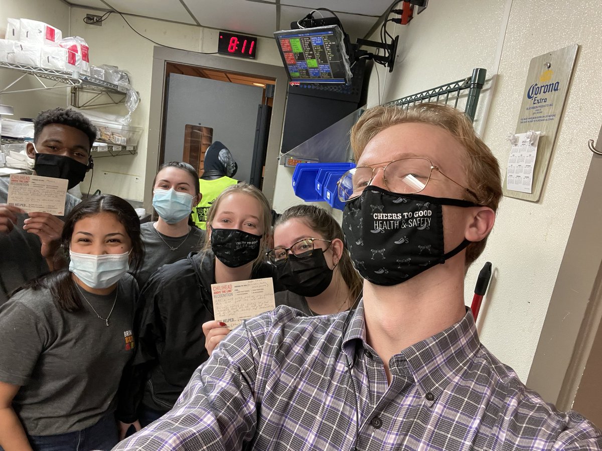 gump_ethan's tweet photo. Two separate ATL’s here at the 🌶! One for my amazing togo team (including Corbin, shown walking away) that trained the all-new chilihead, Ry, tonight. And for our monster of a foodrunner, Manny! Could NOT do this without them. Thank you!
#chilis @Chilis @yardbird83 @clflesh https://t.co/SWGCWEdZWL