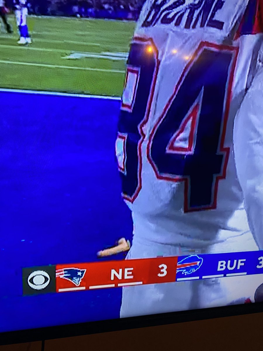 chisoxshow's tweet photo. Stay classy @BuffaloBills #NEvsBUF https://t.co/DkCQfflj0t