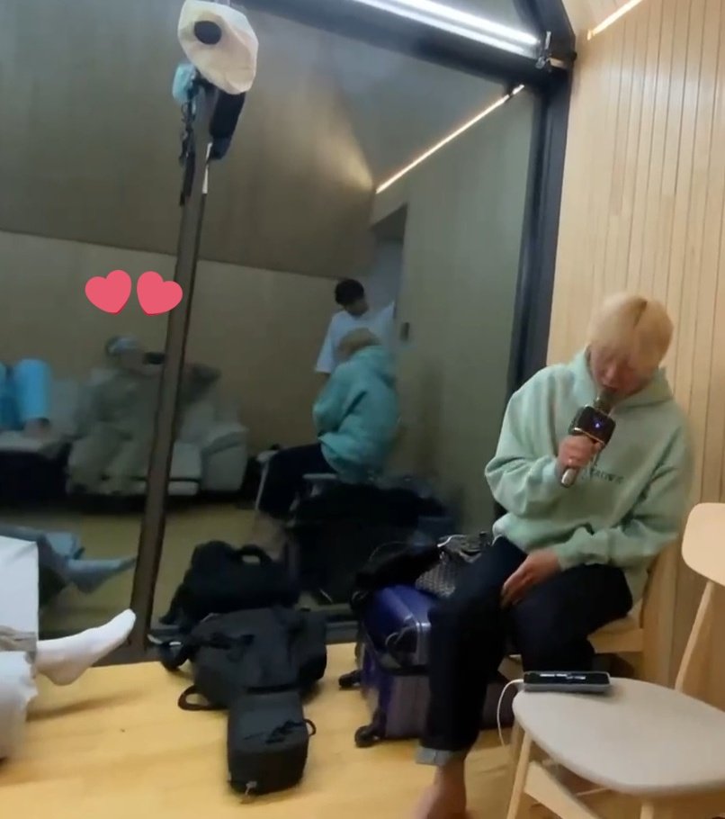 wonwooseol's tweet photo. Wonwoo and Seungkwan that day😆 https://t.co/tA4Wbfm7uc