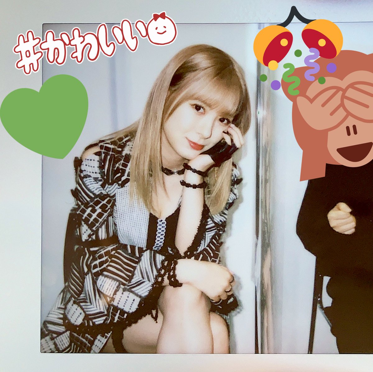 prm_v's tweet photo. 1/16 生田衣梨奈ちゃん チェキ
お題は安定の「SSRえりぽん」💚

かわいい…美しい…こんなのずるい…
#えりぽんかわいい https://t.co/ecZ74DoCjL