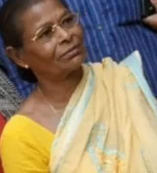 जननायक शहीद कॉ. महेंद्र सिंह की धर्म पत्नी एवं बगोदर विधायक कॉमरेड विनोद सिंह जी <a href="/vinodbagodar/">Vinod Singh</a> की माता जी शांति सिंह ने आज रात 2:30 बजे अंतिम सांस ली। वो  लंबे समय से बीमार चल रही थीं। <a href="/HemantSorenJMM/">Hemant Soren</a>
भगवान उनकी आत्मा को शांति प्रदान करे
#विनम्र_श्रद्धांजलि  💐🙏