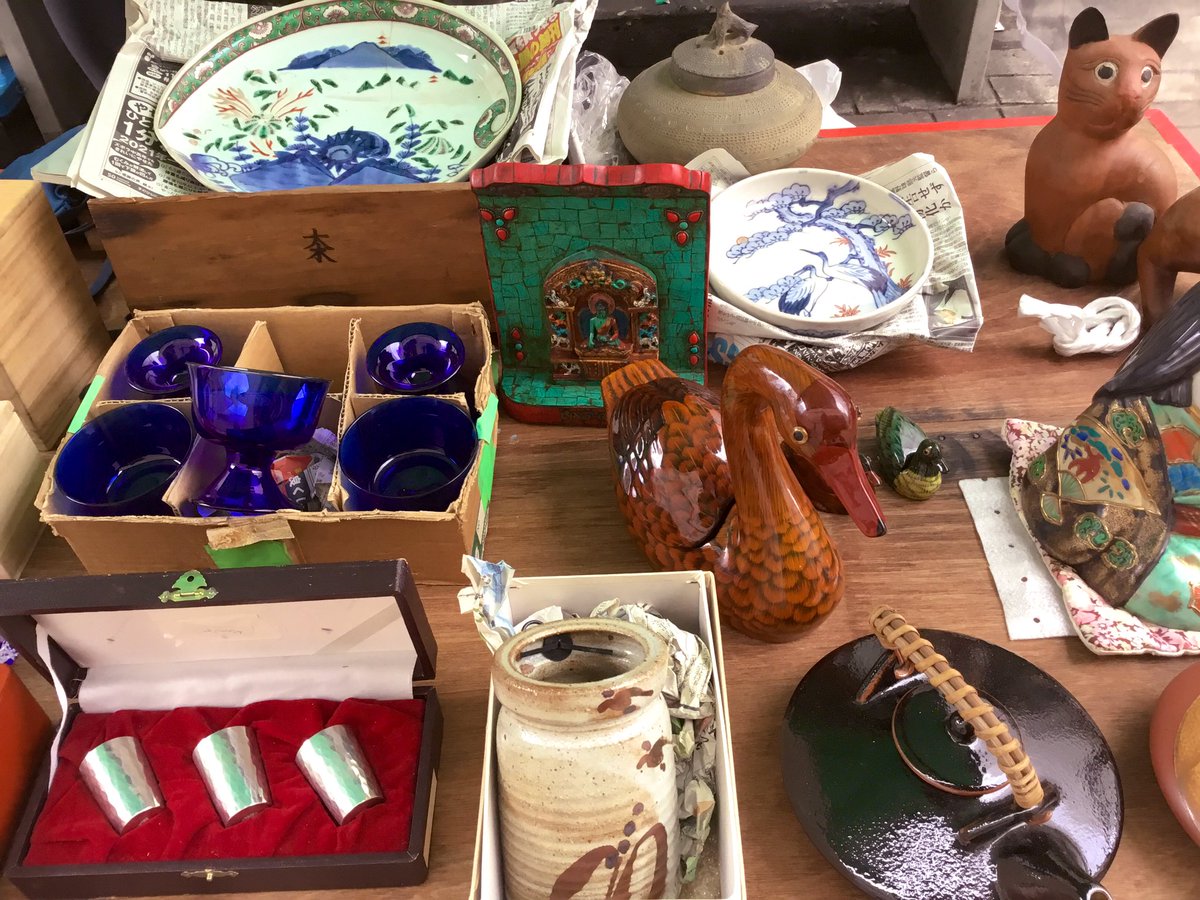 仙台駅前古民具『骨董市』開催中❗️ イービーンズとパルコ2間の通路に