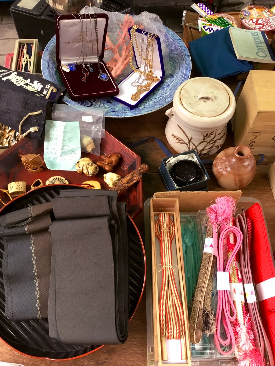 仙台駅前古民具『骨董市』開催中❗️ イービーンズとパルコ2間の通路に