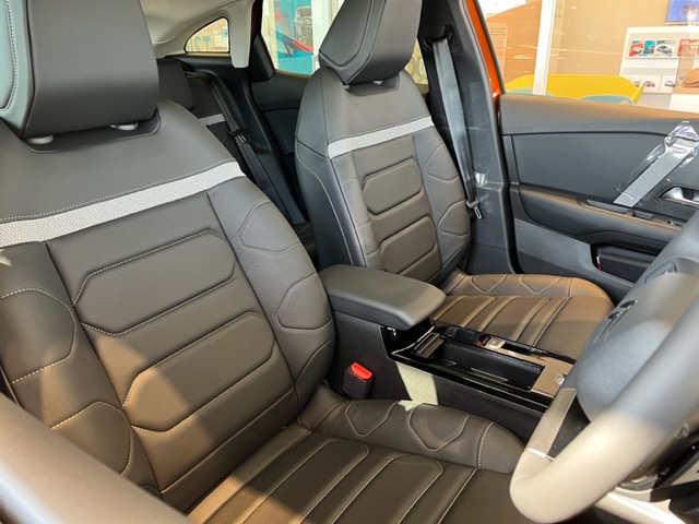 CitroenHikone's tweet photo. #シトロエン彦根 に #NEWC4 が入荷致しました(^^)/
皆様のご来店お待ちしております💁♀️💁♂️🇫🇷
#Citroën #新型 #フランス車 https://t.co/WOZpXu9kuB